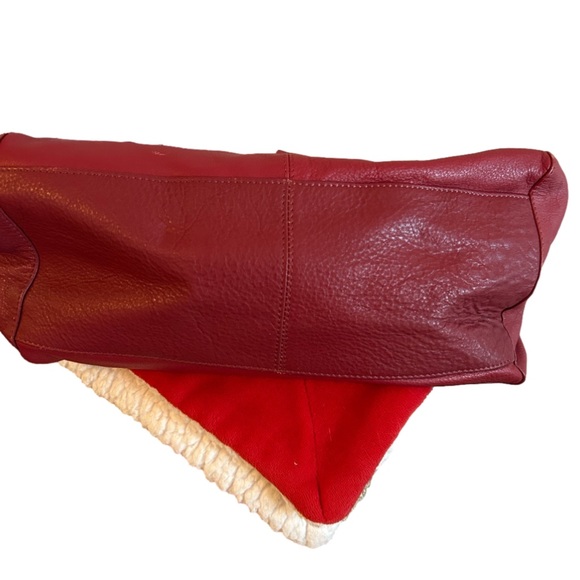 Vera Pelle hand bag with matching wallet. - Picture 3 of 11